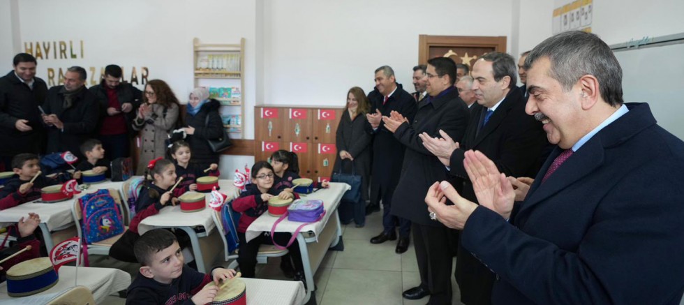 Bakan Tekin: Ramazanı okullarımızda birlik ve dayanışma şenliği olarak karşılıyoruz