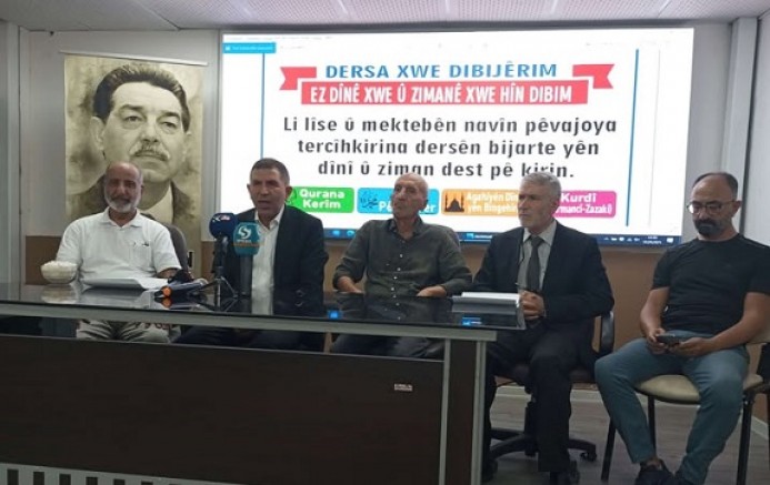 “Dilimi de dinimi de öğreniyorum”