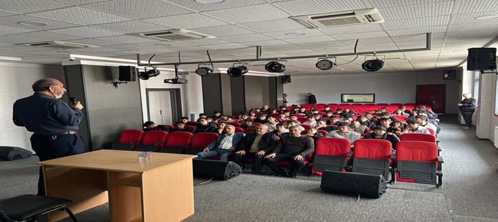 Herkes birilerinin arkasında giderken biz Peygamberin(sav) izindeyiz