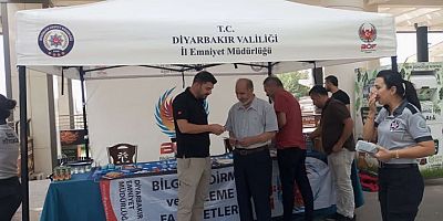 Emniyet Müdürlüğü “Şehrimize hoş geldiniz” standı kurdu.