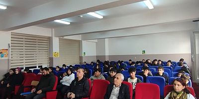 “Kur’an, hafızların hıfzıyla orijinal halini korumuştur”