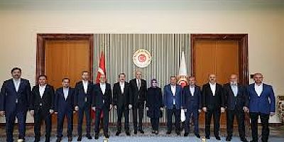 Sivil Anayasayı Bağımsız Siviller Yapabilir 