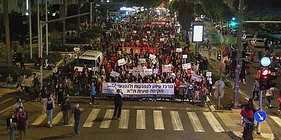 Yakınları esir edilen siyonist işgalciler, siyonist işgalciyi protesto etti